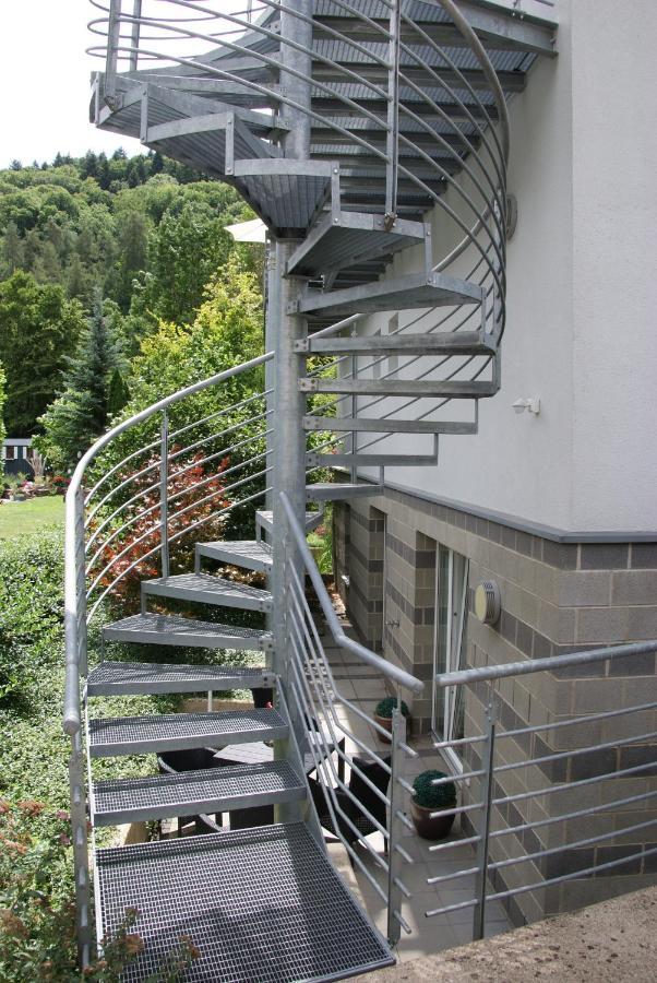 Ferienwohnung Sternenwald Alf Bagian luar foto