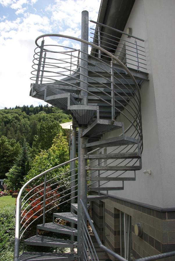 Ferienwohnung Sternenwald Alf Bagian luar foto
